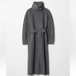 FUNNEL-COLLAR WOOL COAT